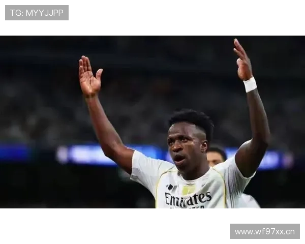 巴黎圣日耳曼危机浮现！矛盾升级，豪华阵容战术失衡，恐与豪门定位脱节。