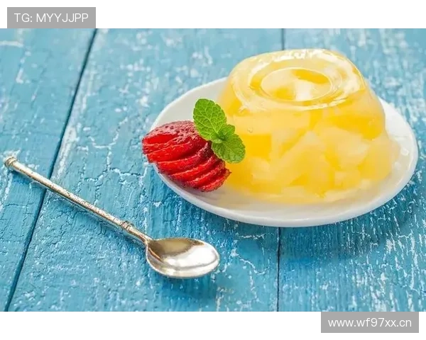 练俊杰家的冰箱里塞满了蛋白粉，连饮料都喝零卡的